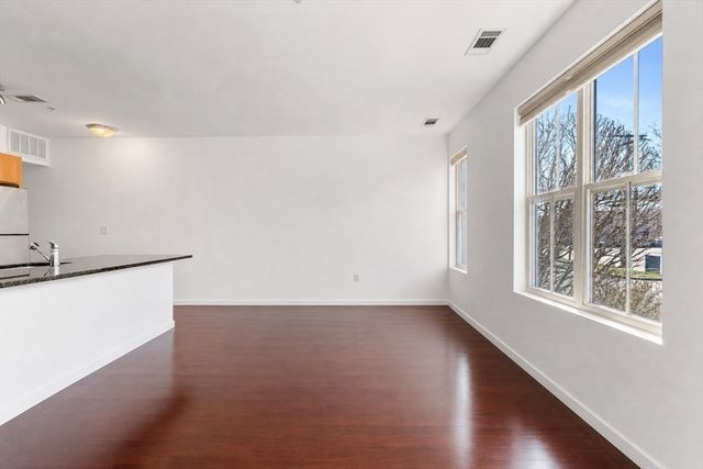 4 Repton Cir 4105, Watertown, MA 02472
