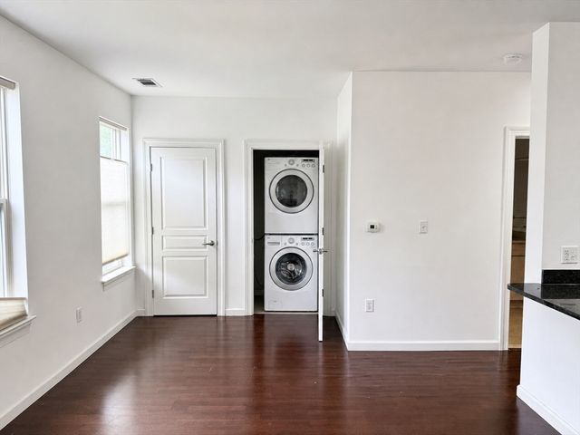 4 Repton Cir 4105, Watertown, MA 02472