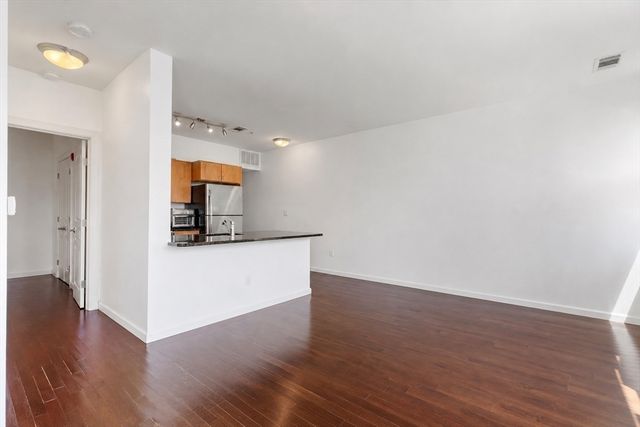 4 Repton Cir 4105, Watertown, MA 02472