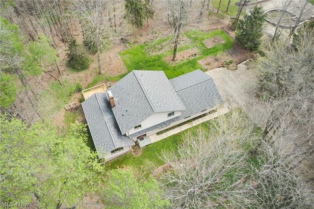 14125 Country River Lane, Newbury, OH 44065