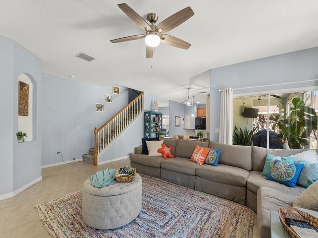 521 N Valencia Circle SW, Vero Beach, FL 32968