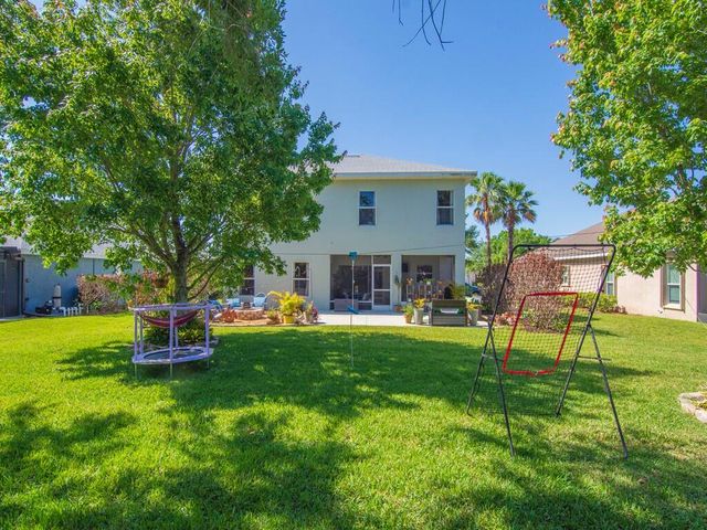 521 N Valencia Circle SW, Vero Beach, FL 32968