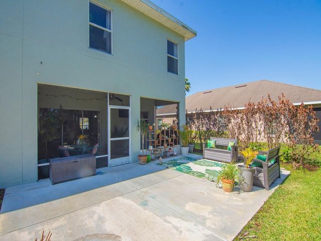 521 N Valencia Circle SW, Vero Beach, FL 32968