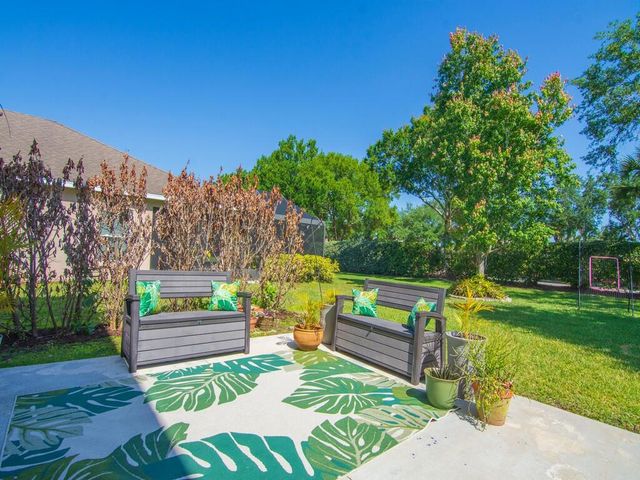 521 N Valencia Circle SW, Vero Beach, FL 32968