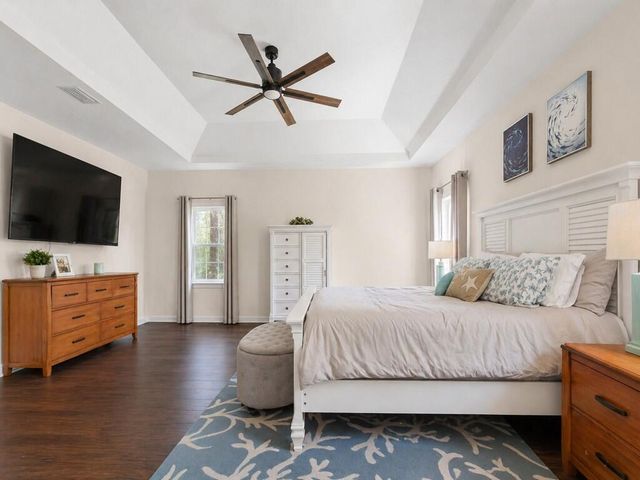 521 N Valencia Circle SW, Vero Beach, FL 32968