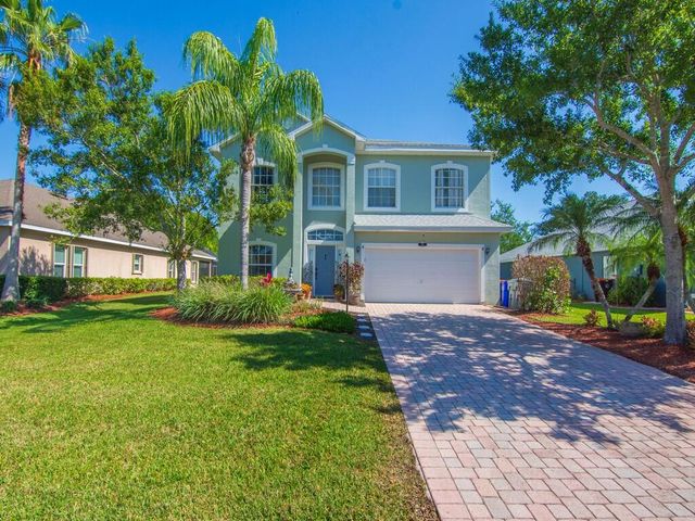 521 N Valencia Circle SW, Vero Beach, FL 32968