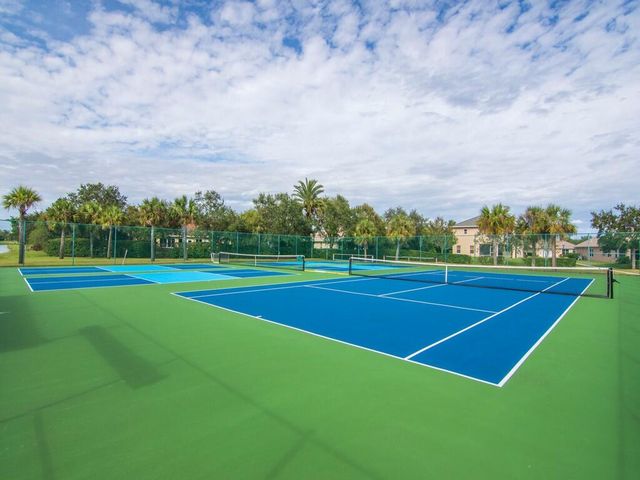 521 N Valencia Circle SW, Vero Beach, FL 32968