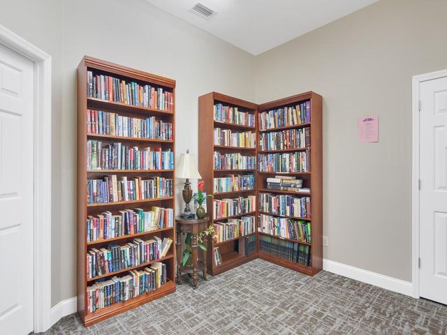 521 N Valencia Circle SW, Vero Beach, FL 32968