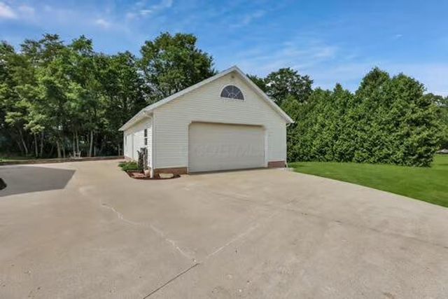 57 Blue Bonnett Drive, Heath, OH 43056