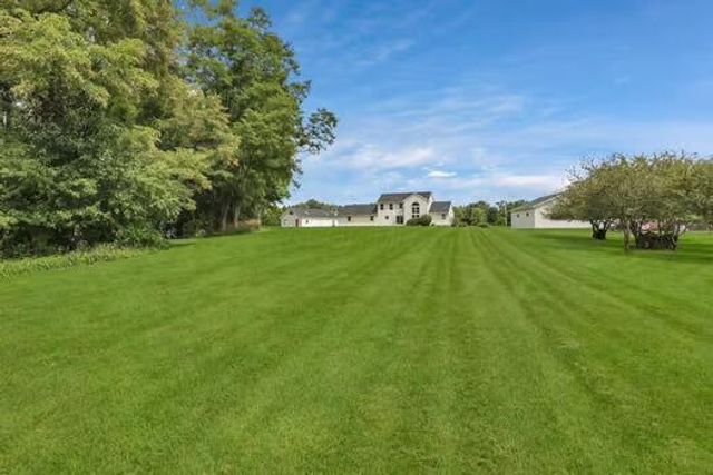 57 Blue Bonnett Drive, Heath, OH 43056