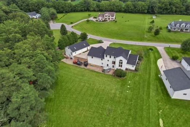 57 Blue Bonnett Drive, Heath, OH 43056