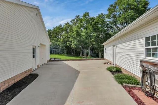 57 Blue Bonnett Drive, Heath, OH 43056