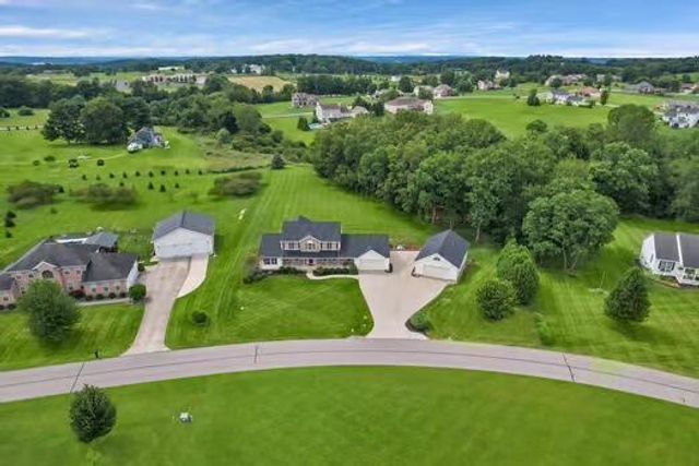 57 Blue Bonnett Drive, Heath, OH 43056