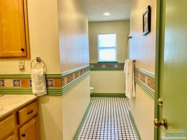 131 E Acapulco St., South Padre Island, TX 78597