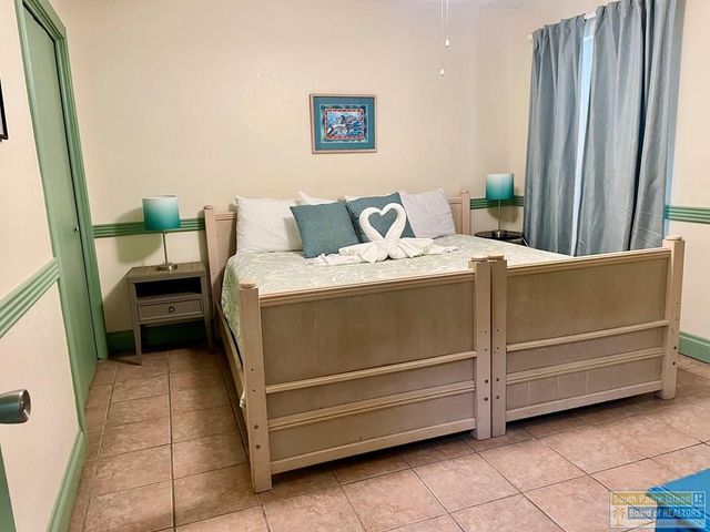 131 E Acapulco St., South Padre Island, TX 78597