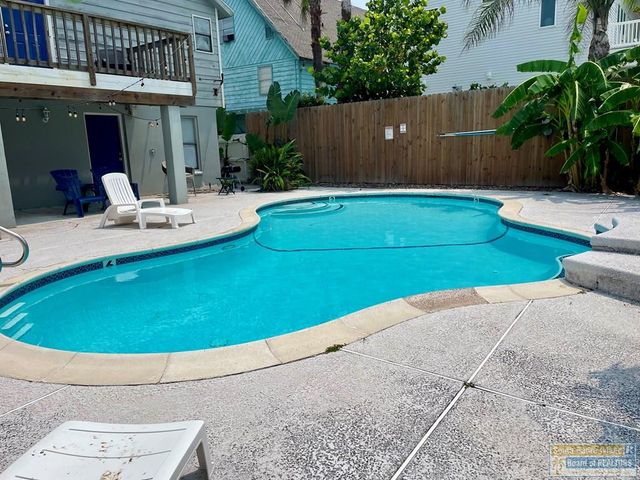 131 E Acapulco St., South Padre Island, TX 78597