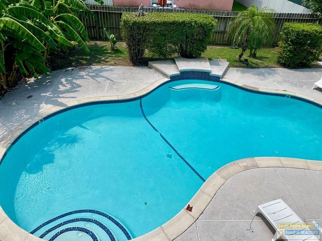 131 E Acapulco St., South Padre Island, TX 78597