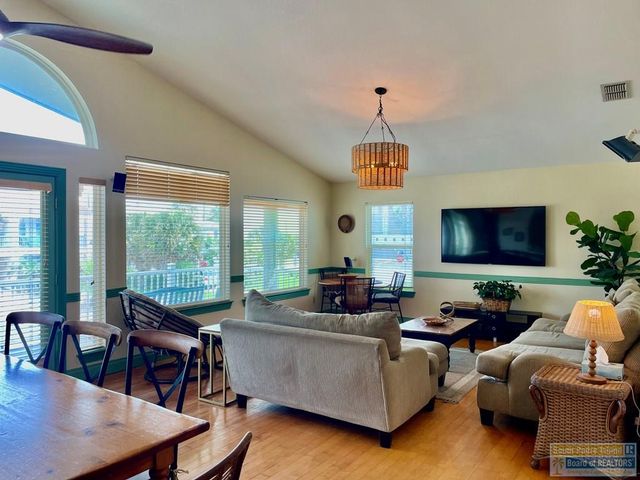 131 E Acapulco St., South Padre Island, TX 78597