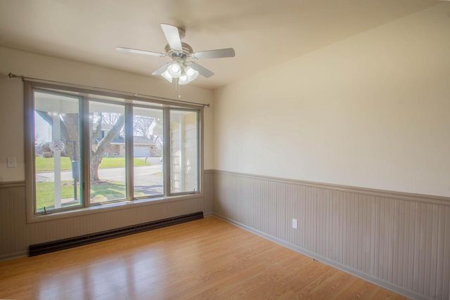 201 Oak Hill COURT, Watertown, WI 53094