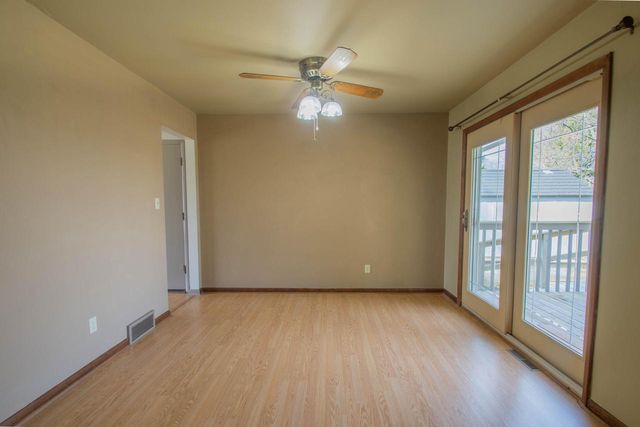 201 Oak Hill COURT, Watertown, WI 53094