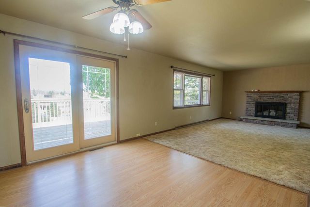 201 Oak Hill COURT, Watertown, WI 53094