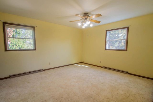 201 Oak Hill COURT, Watertown, WI 53094