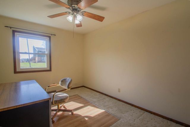 201 Oak Hill COURT, Watertown, WI 53094