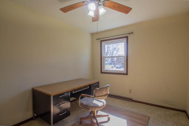 201 Oak Hill COURT, Watertown, WI 53094