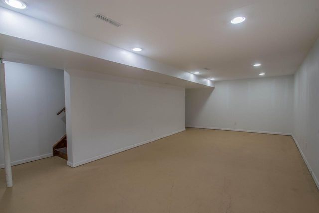 201 Oak Hill COURT, Watertown, WI 53094