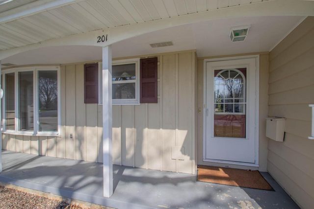 201 Oak Hill COURT, Watertown, WI 53094