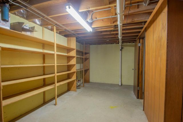 201 Oak Hill COURT, Watertown, WI 53094