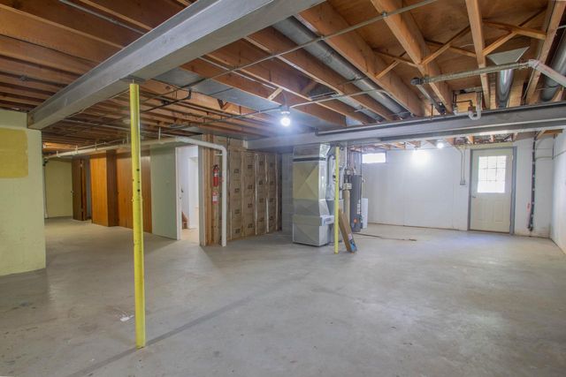 201 Oak Hill COURT, Watertown, WI 53094