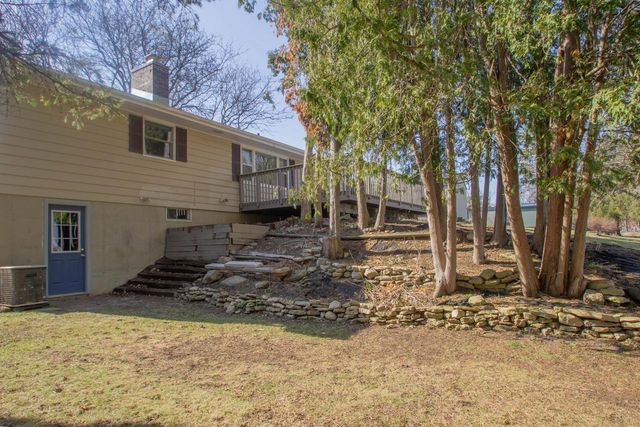 201 Oak Hill COURT, Watertown, WI 53094