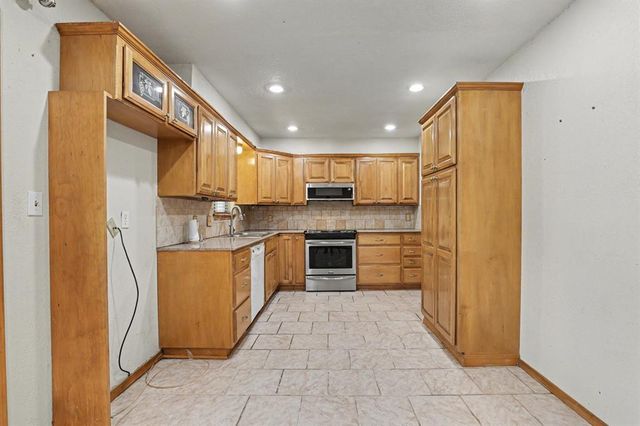 8101 S Miller Boulevard, Oklahoma City, OK 73159