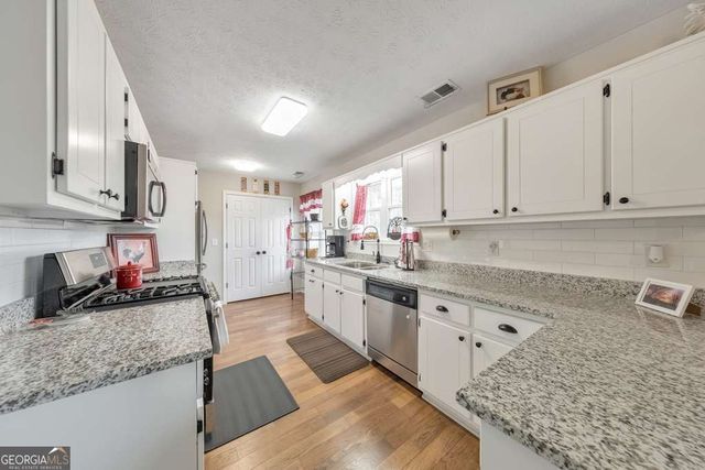 5434 Applewood Court, Acworth, GA 30102