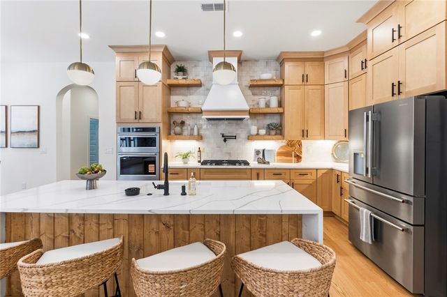574 Paramount Drive, Seneca, SC 29678