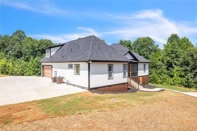 574 Paramount Drive, Seneca, SC 29678