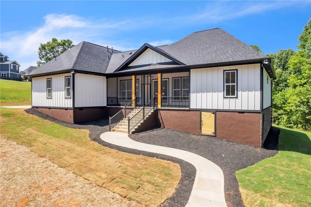 574 Paramount Drive, Seneca, SC 29678
