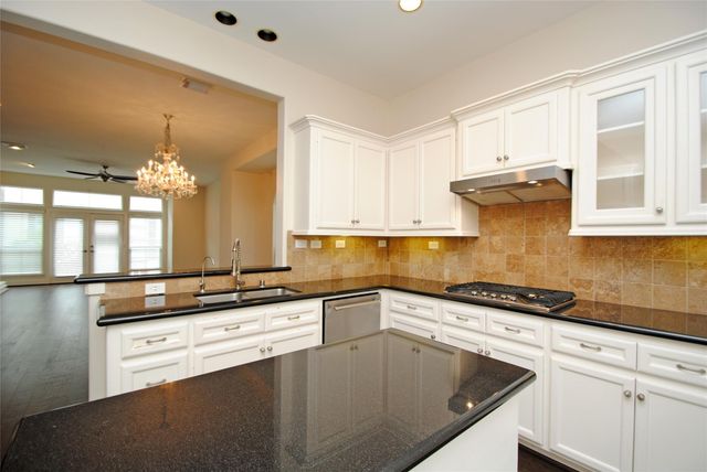 562 Bomar Street, Houston, TX 77006