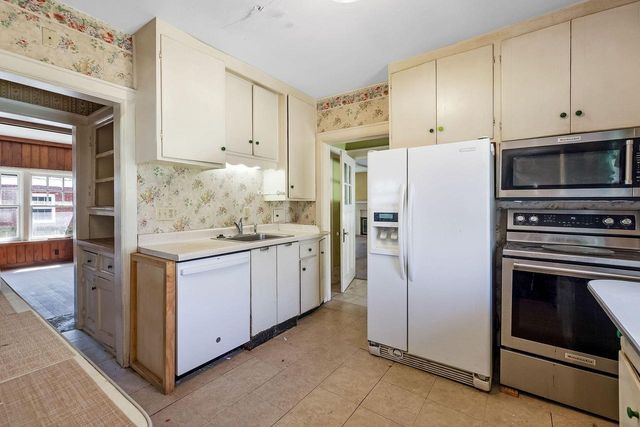 836 N 67th STREET, Wauwatosa, WI 53213