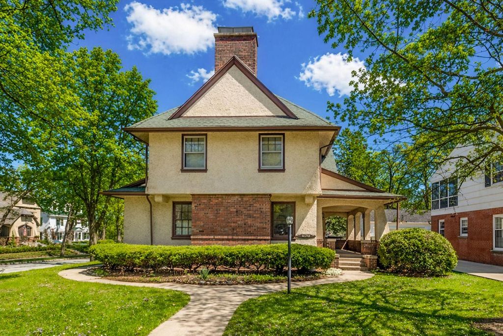 836 N 67th STREET, Wauwatosa, WI 53213