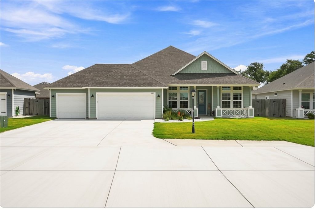 137 Angel Oak Dr, Rockport, TX 78382 — exterior