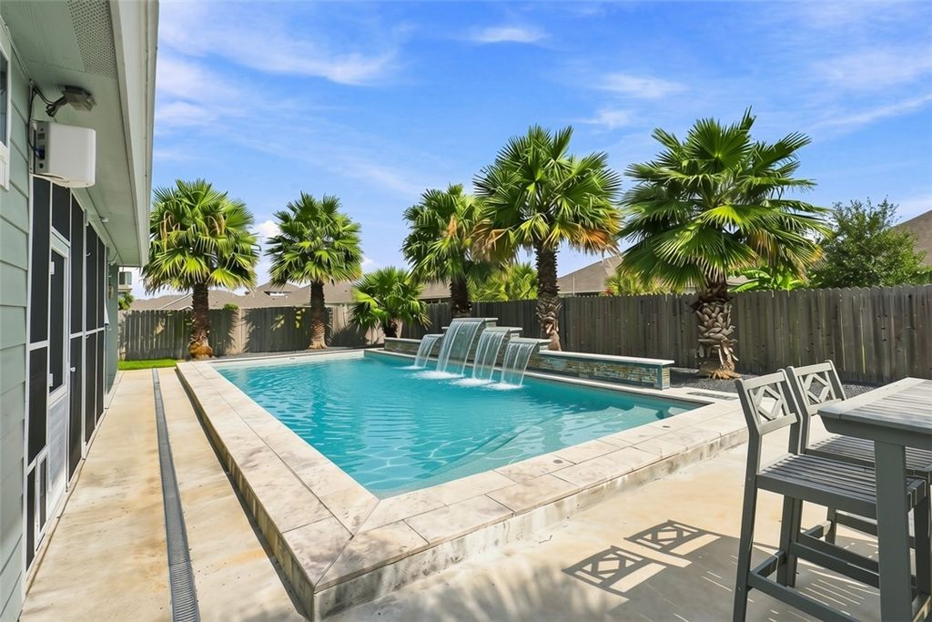 137 Angel Oak Dr, Rockport, TX 78382 — photo 3