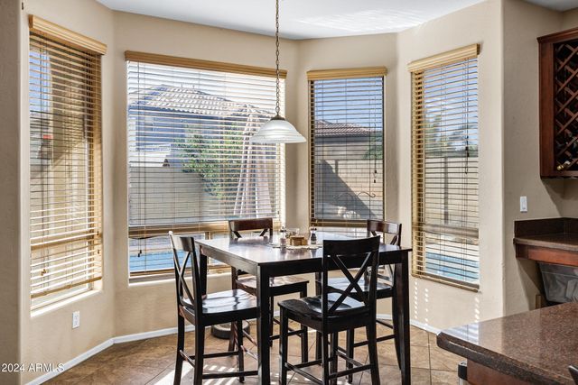 2801 W Silver Fox Way, Phoenix, AZ 85045