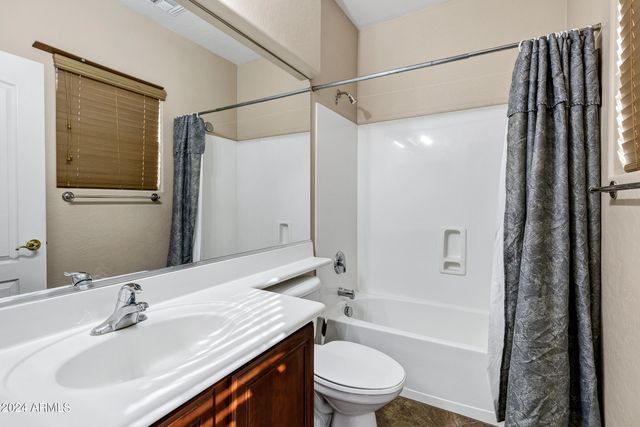 2801 W Silver Fox Way, Phoenix, AZ 85045