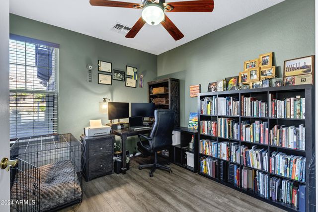 2801 W Silver Fox Way, Phoenix, AZ 85045