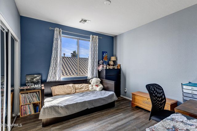 2801 W Silver Fox Way, Phoenix, AZ 85045