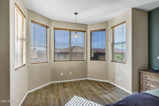 2801 W Silver Fox Way, Phoenix, AZ 85045