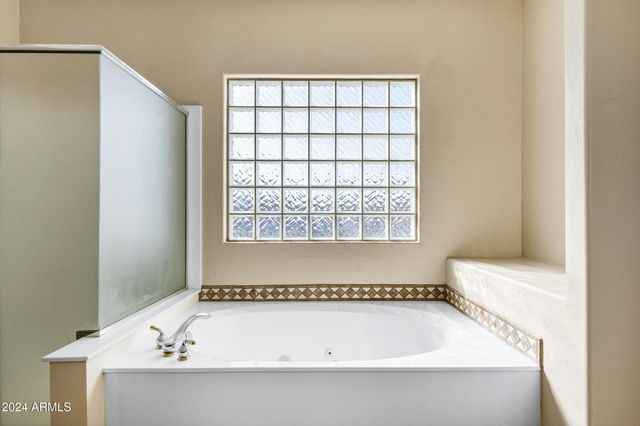 2801 W Silver Fox Way, Phoenix, AZ 85045