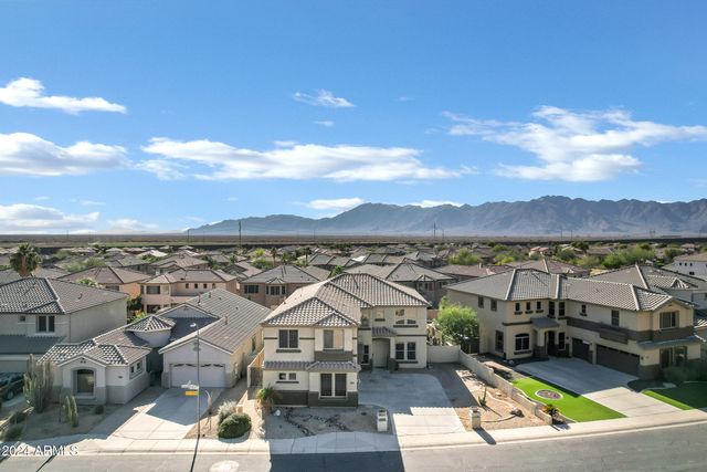 2801 W Silver Fox Way, Phoenix, AZ 85045